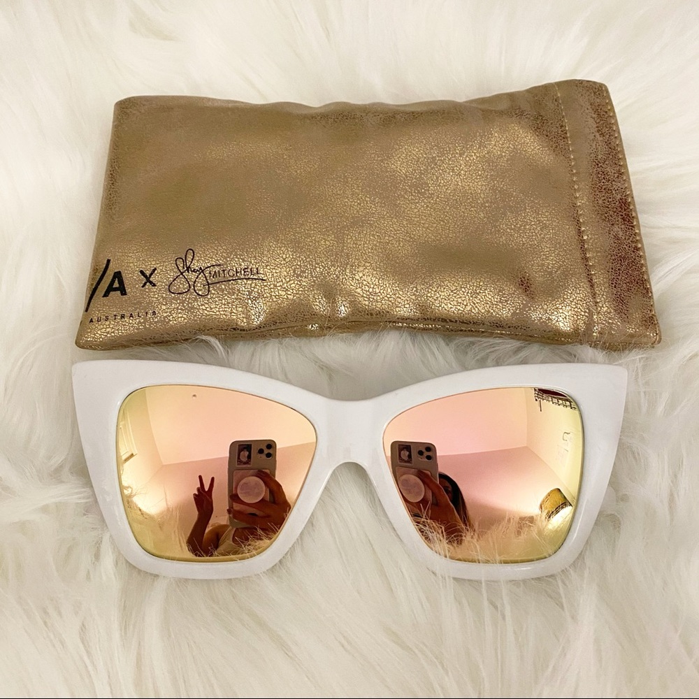 Quay Australia - White/Pink Sunnies VESPER